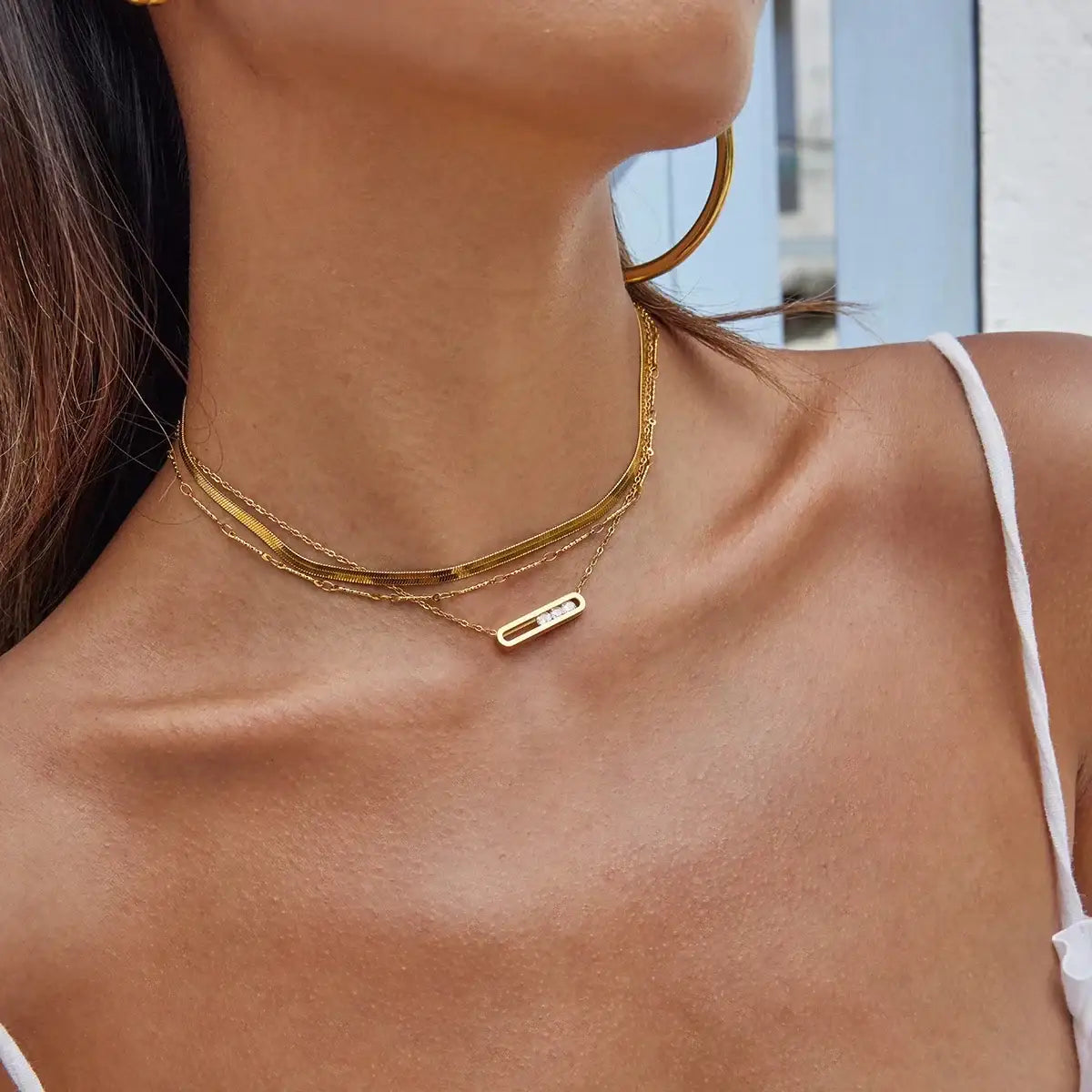 Selvara Sculpted Gold Pendant Necklace