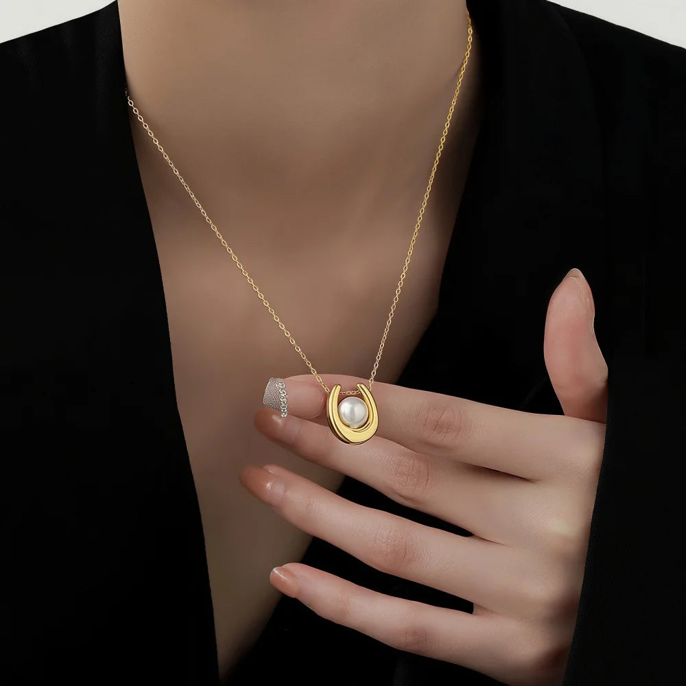 Velmora Pearl Pendant Necklace