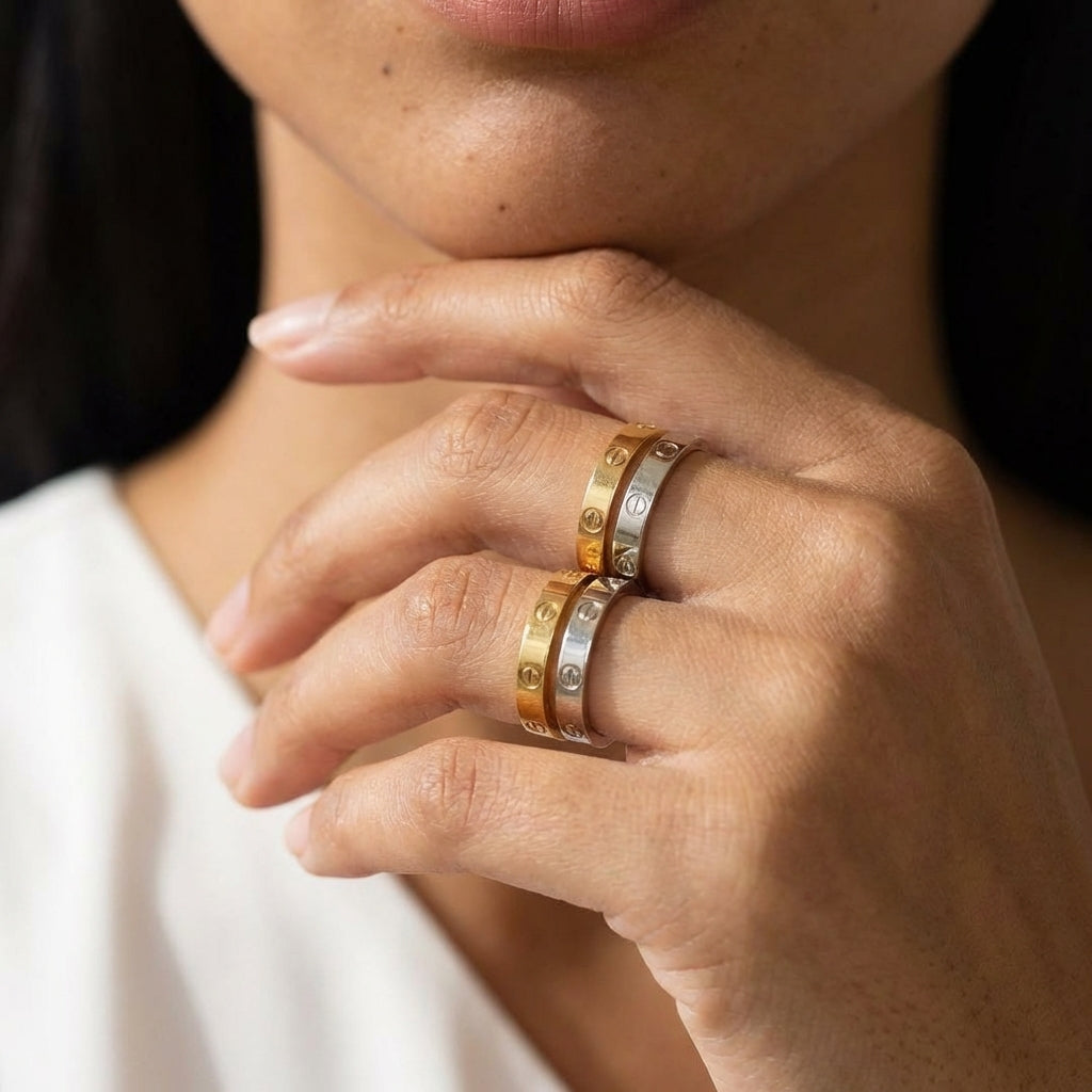 Valence Love Band Ring