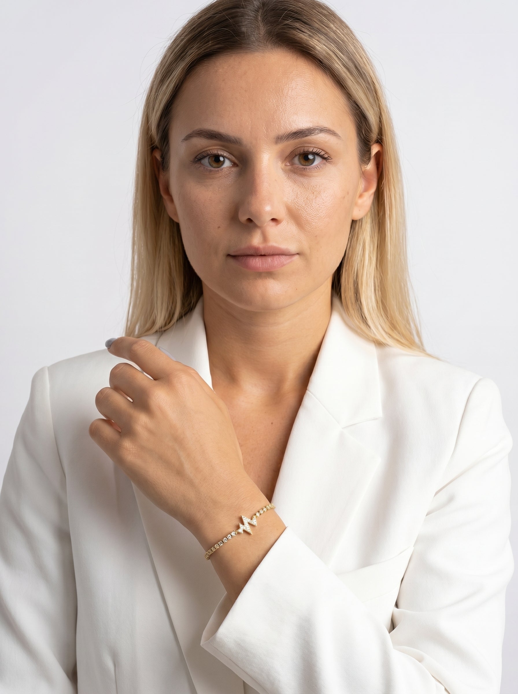 Rhythara Diamond Pulse Bracelet — closeup